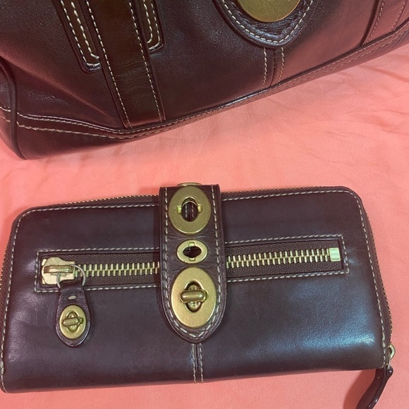 RARE Coach Lily Wallet leather brass turn locks smooth leather roomy soft - Picture 4 of 16